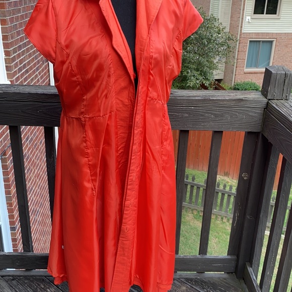 Appraisal Dress hidden button front closure. - Picture 8 of 10